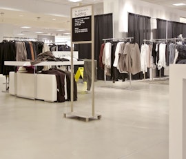 This Short Hills, NJ Bloomingdale's department store had Düraamen self-leveling concrete flooring installed to help maintain their brand's high-end look and feel. (thumbnail)